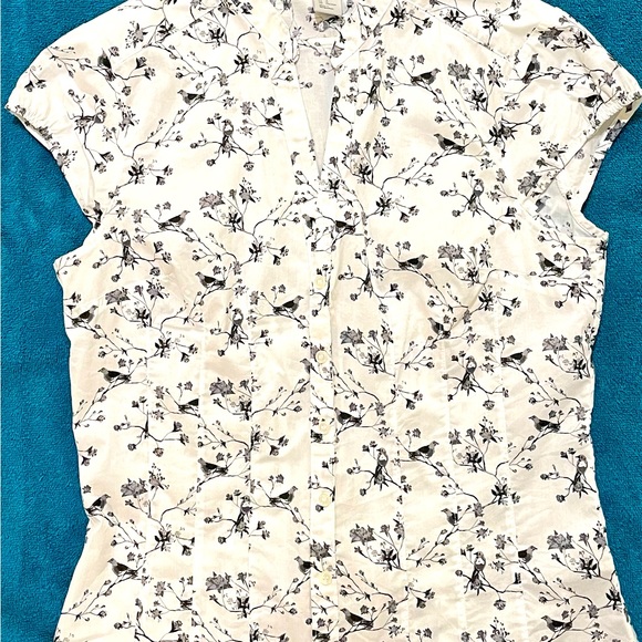 White Cotton formal shirt with floral pattern. - Picture 3 of 6